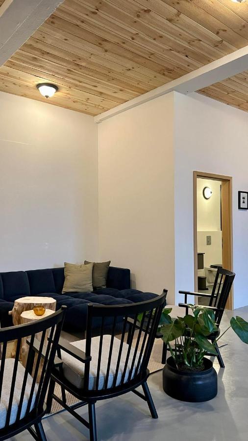 Smithjan - Main Road Stykkisholmi Apartment สติกกิชฮอลเมอร์ ภายนอก รูปภาพ
